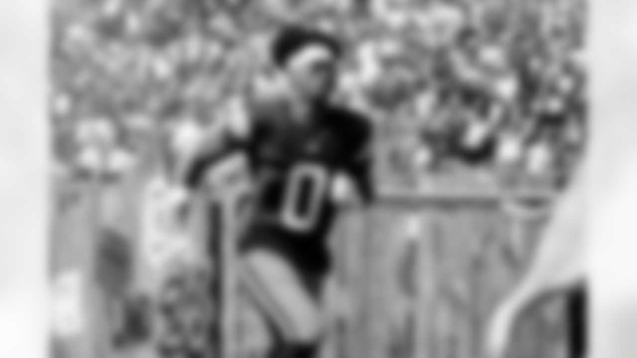 Cornerback Greg Newsome II (0)