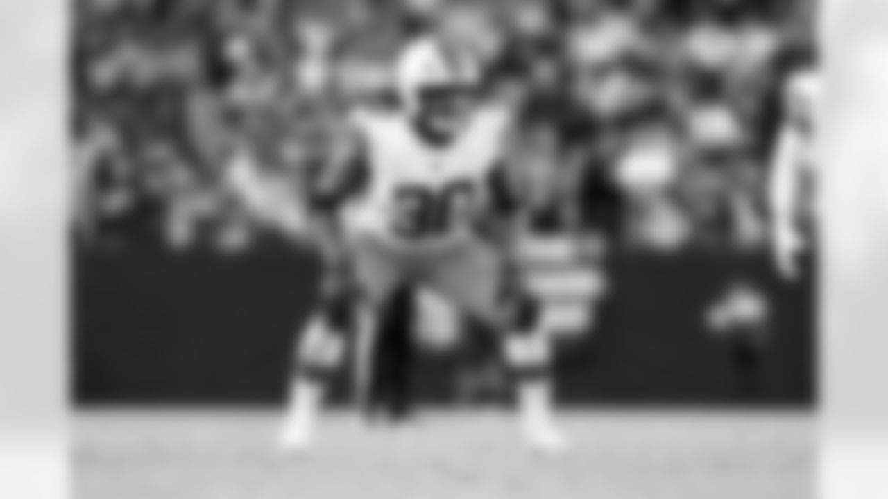 Linebacker Devin Bush (30) during a NFL football game between the Cleveland Browns and Las Vegas Raiders on November 23, 2025 at Allegiant Stadium.