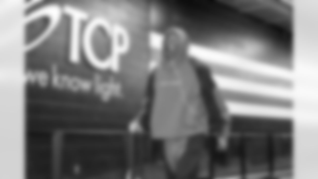 before a NFL football game between the San Francisco 49ers and Cleveland Browns on November 30, 2025 at Huntington Bank Field.