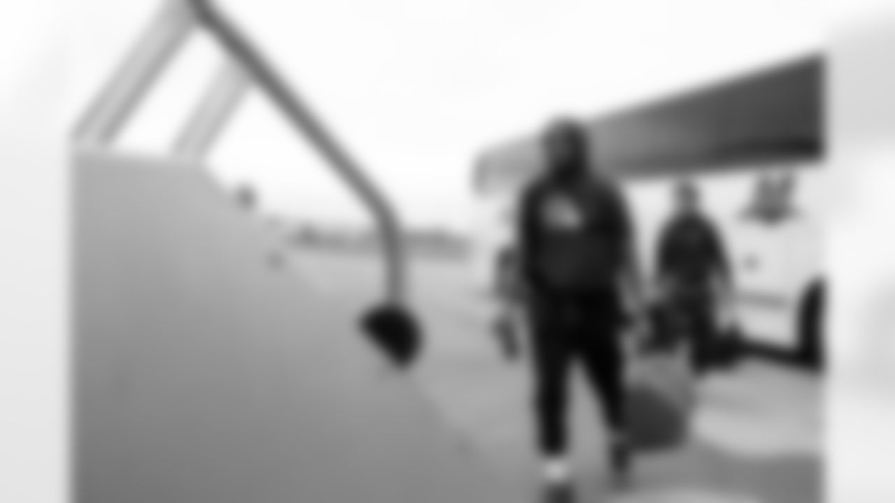 Linebacker Mohamoud Diabate (43) travels to New York on November 8, 2025.