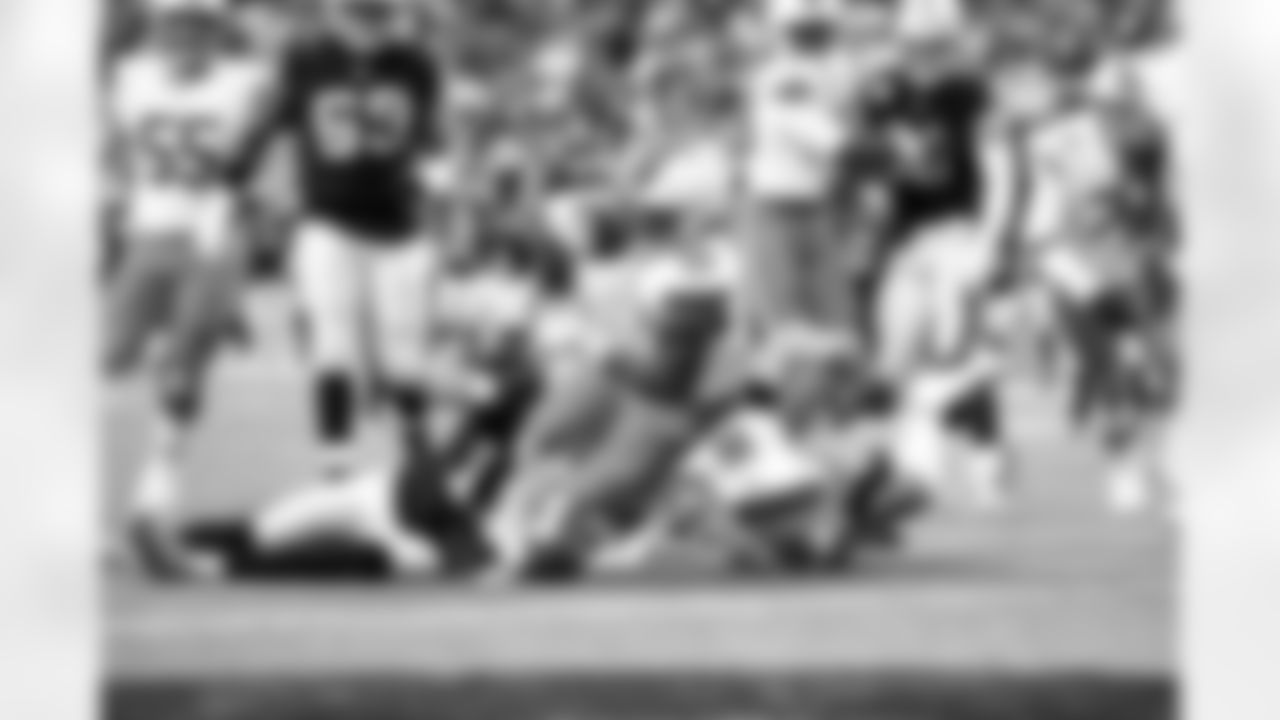 Running back Quinshon Judkins (10) during a NFL football game between the Cleveland Browns and Las Vegas Raiders on November 23, 2025 at Allegiant Stadium.