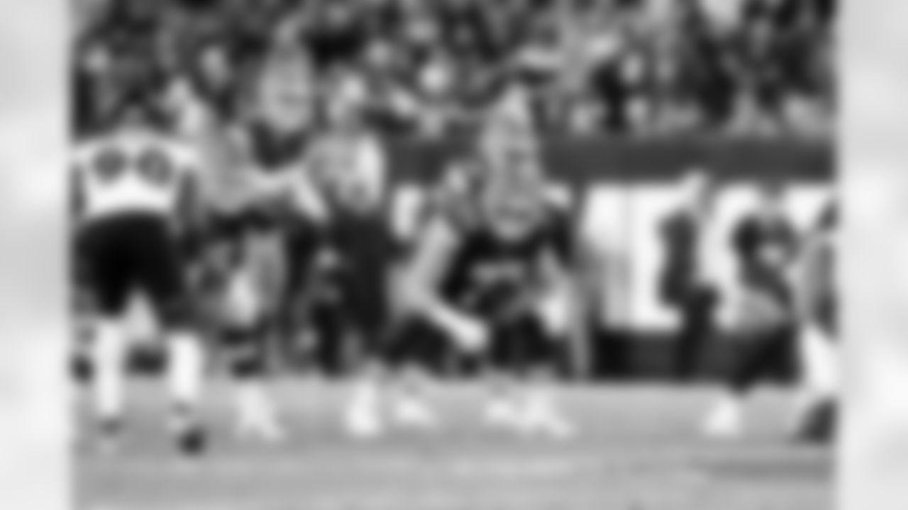 Offensive guard Wyatt Teller (77) during a NFL football game between the Baltimore Ravens and Cleveland Browns on November 16, 2025 at Huntington Bank Field.