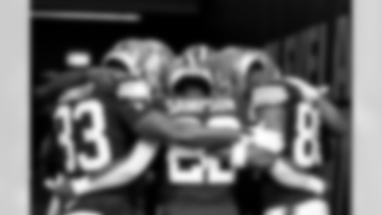 Wide receiver Malachi Corley (83), Running back Dylan Sampson (22), and Wide receiver Jamari Thrash (80) before a NFL football game between the Minnesota Vikings and Cleveland Browns on October 5, 2025 at Tottenham Hotspur Stadium.