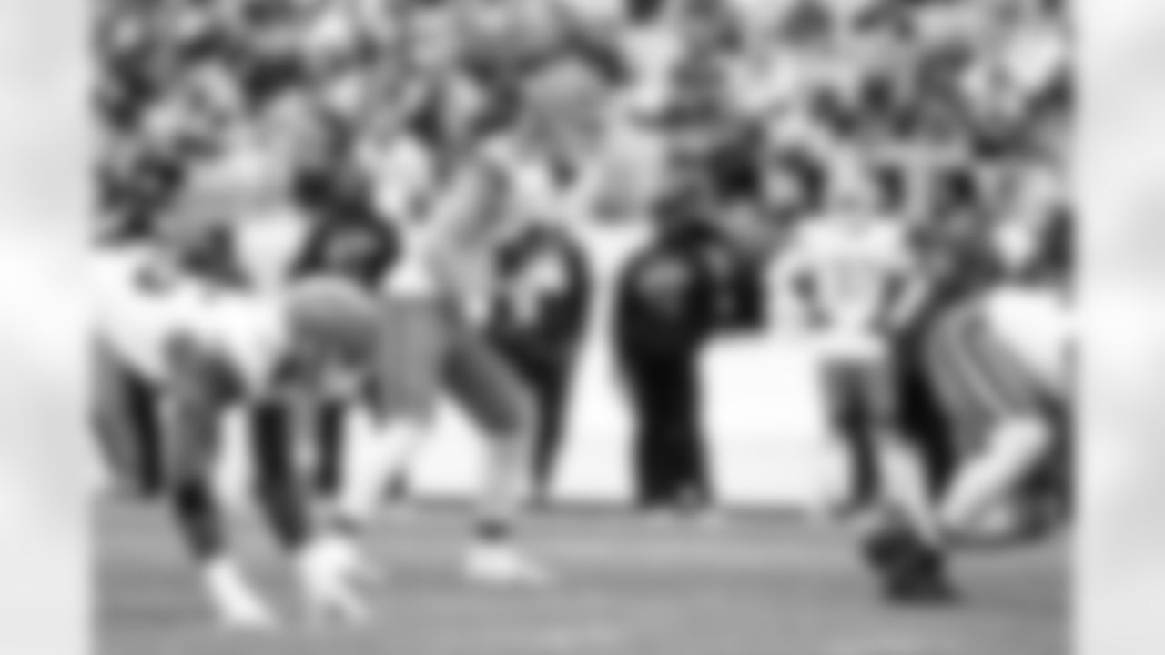 Linebacker Carson Schwesinger (49) during a NFL football game between the Cleveland Browns and Pittsburgh Steelers on October 12, 2025 at Acrisure Stadium.