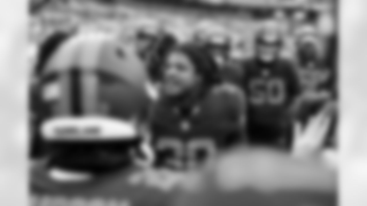 Linebacker Devin Bush (30) before a NFL football game between the Tennessee Titans and Cleveland Browns on December 7, 2025 at Huntington Bank Field.