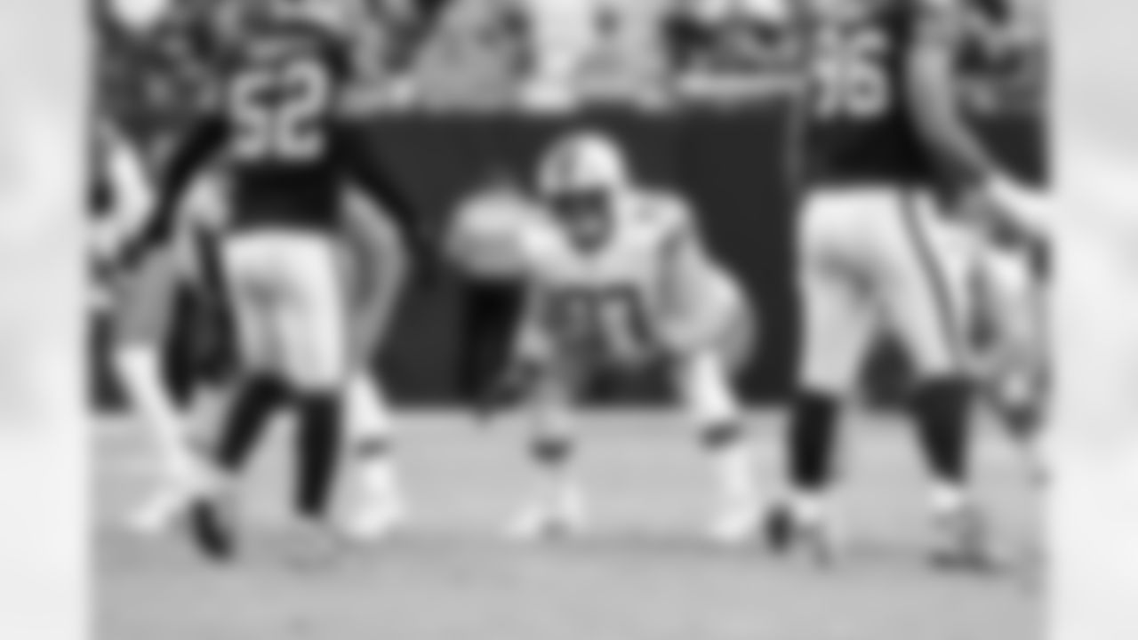 Offensive guard Wyatt Teller (77) during a NFL football game between the Cleveland Browns and Las Vegas Raiders on November 23, 2025 at Allegiant Stadium.