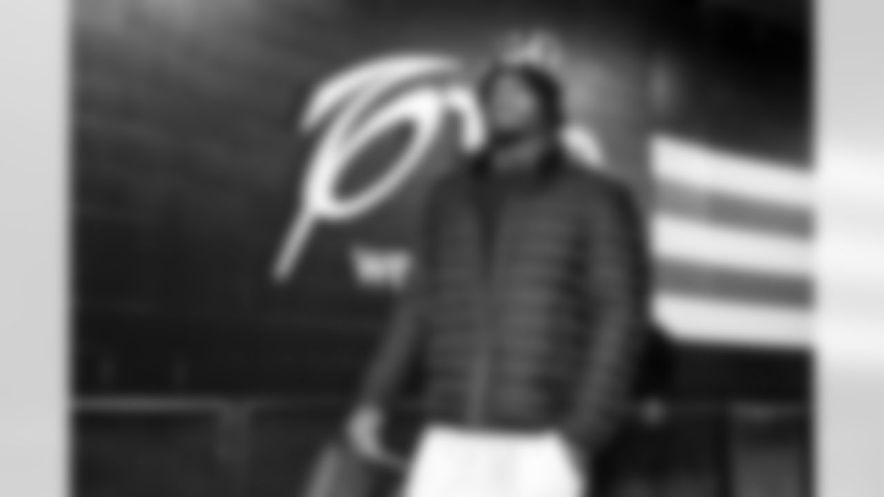 Tight end Harold Fannin Jr. (44) before a NFL football game between the Tennessee Titans and Cleveland Browns on December 7, 2025 at Huntington Bank Field.