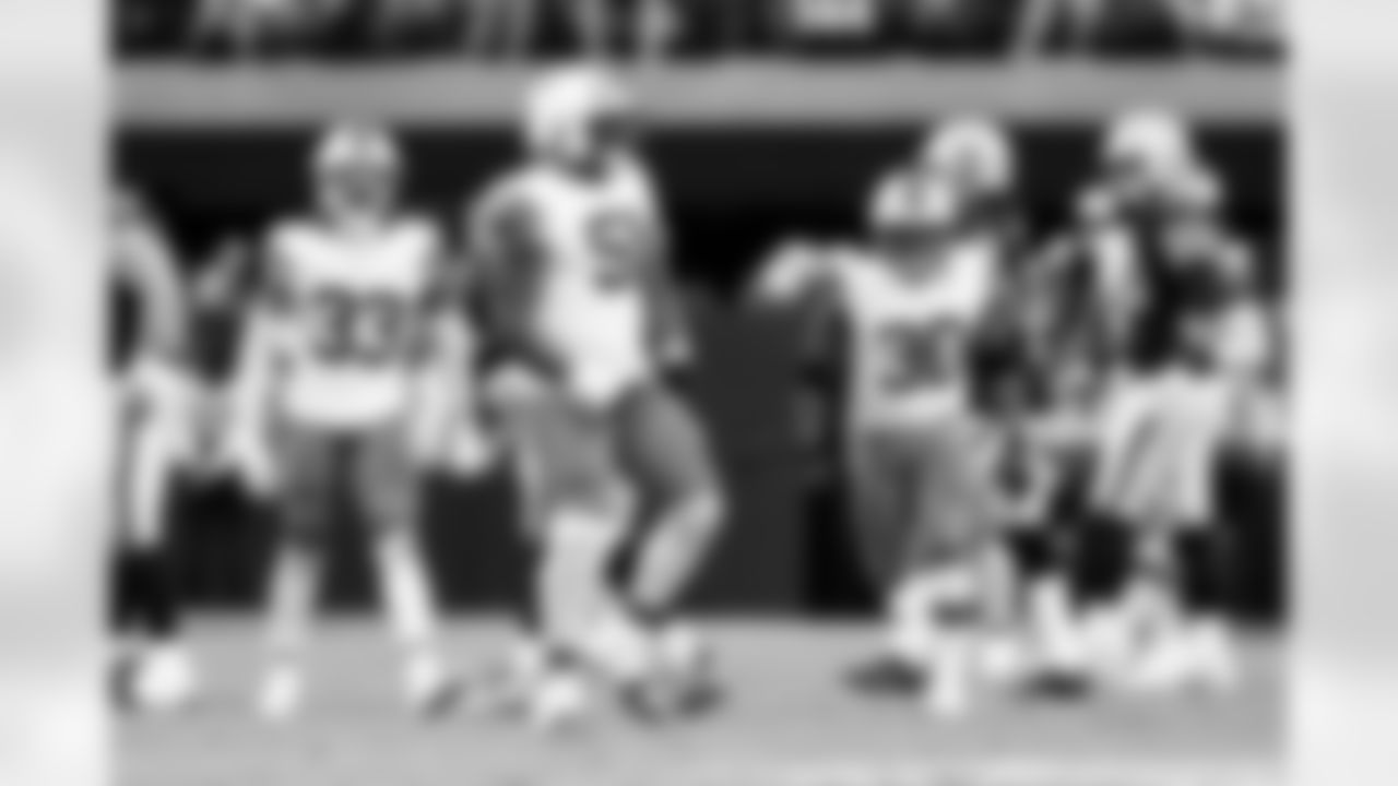 Defensive tackle Mike Hall Jr. (51) during a NFL football game between the Cleveland Browns and Las Vegas Raiders on November 23, 2025 at Allegiant Stadium. The Browns won 24-10.