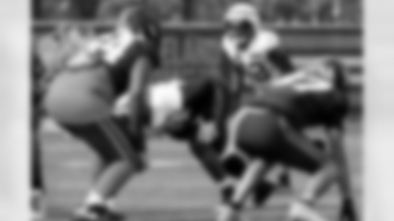 Linebacker Easton Mascarenas-Arnold (42) during practice at CrossCountry Mortgage Campus on October 15, 2025.