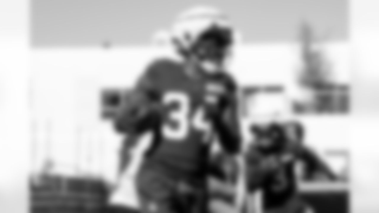 Running back Jerome Ford (34) during practice at CrossCountry Mortgage Campus on October 16, 2025.