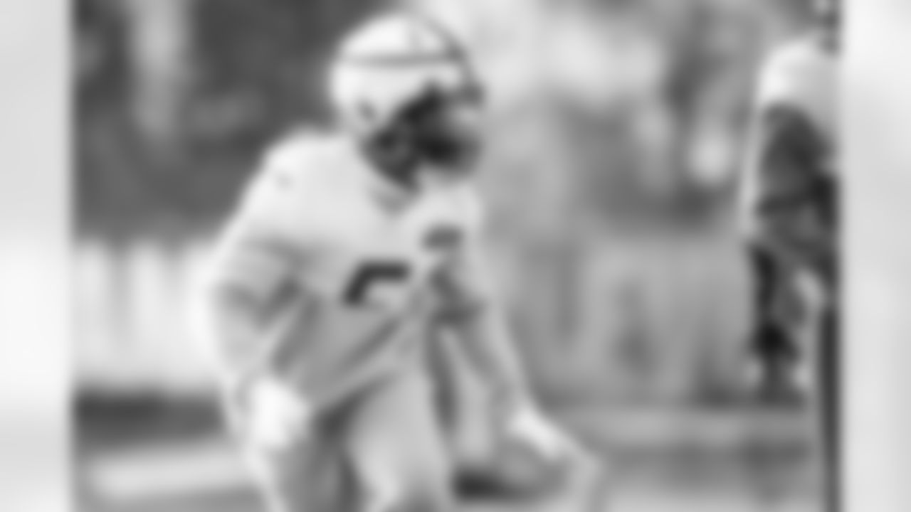 Linebacker Anthony Walker Jr. (5) during practice at CrossCountry Mortgage Campus on December 14, 2023.