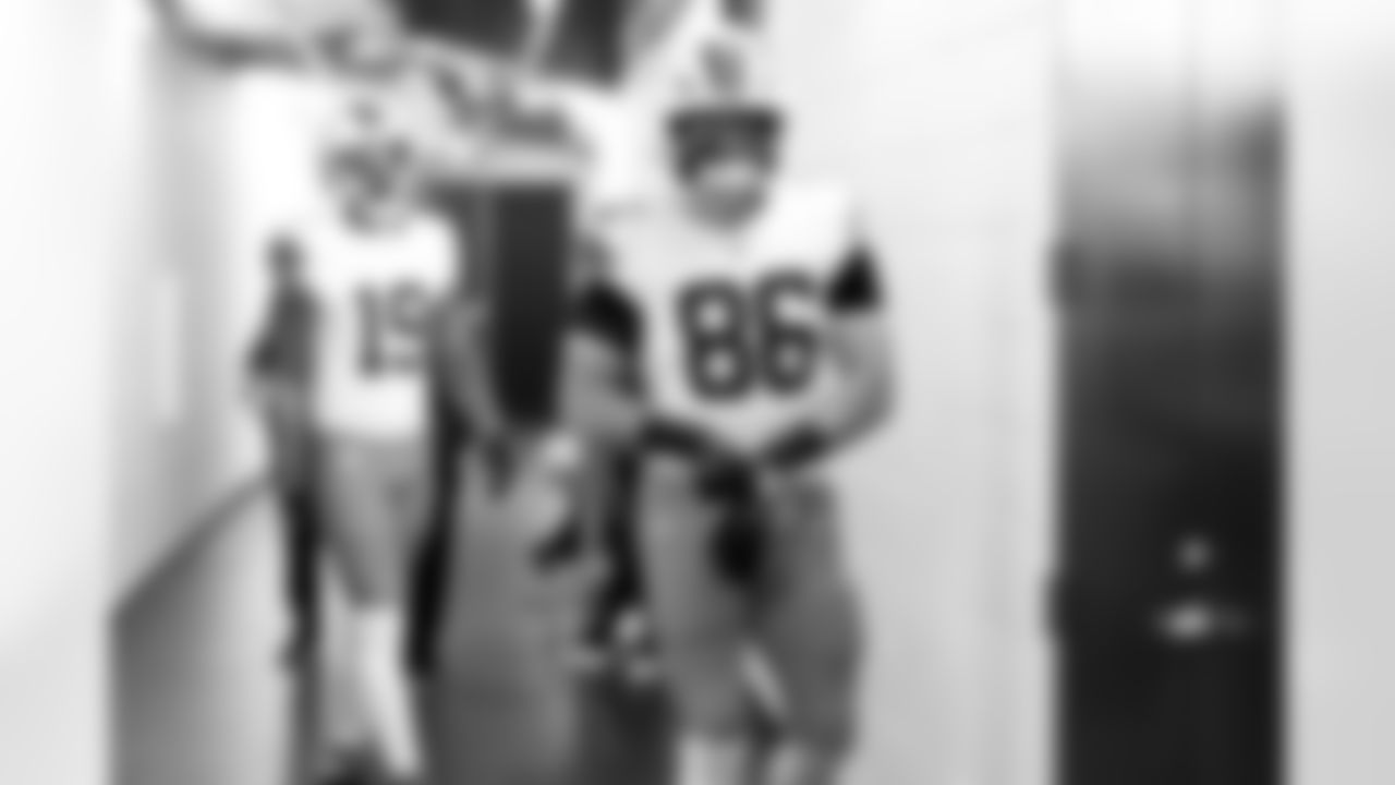 Tight end Blake Whiteheart (86) and Wide receiver Cedric Tillman (19) before a NFL football game between the Cleveland Browns and Las Vegas Raiders on November 23, 2025 at Allegiant Stadium.