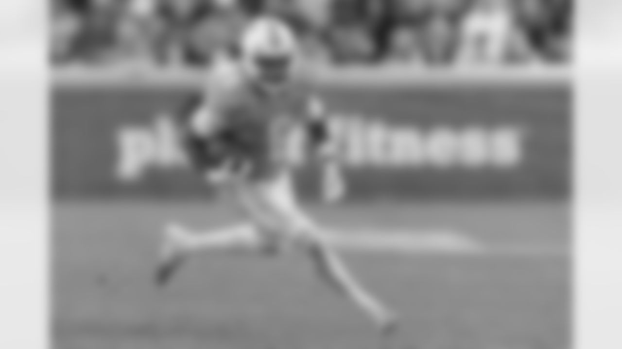 Tennessee running back Dylan Sampson (63 runs for yardage during the second half of an NCAA college football game against UTEP, Saturday, Nov. 23, 2024, in Knoxville, Tenn. (AP Photo/Wade Payne)