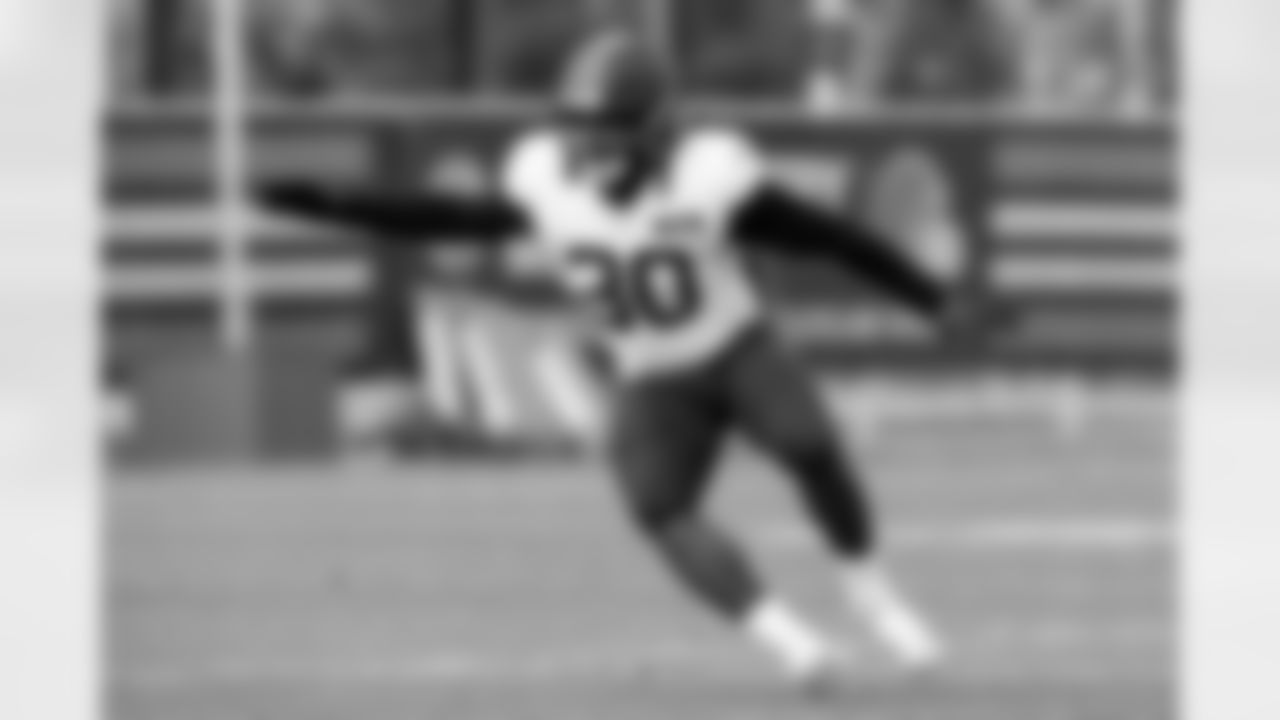 Linebacker Devin Bush (30) during practice at CrossCountry Mortgage Campus on October 15, 2025.