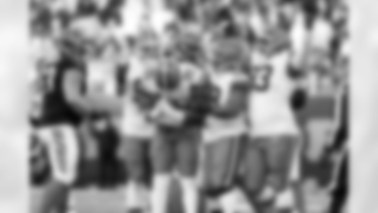 Defensive end Myles Garrett (95) and the defense during a NFL football game between the Cleveland Browns and Cincinnati Bengals on January 4, 2026 at Paycor Stadium. The Browns won 20-18.