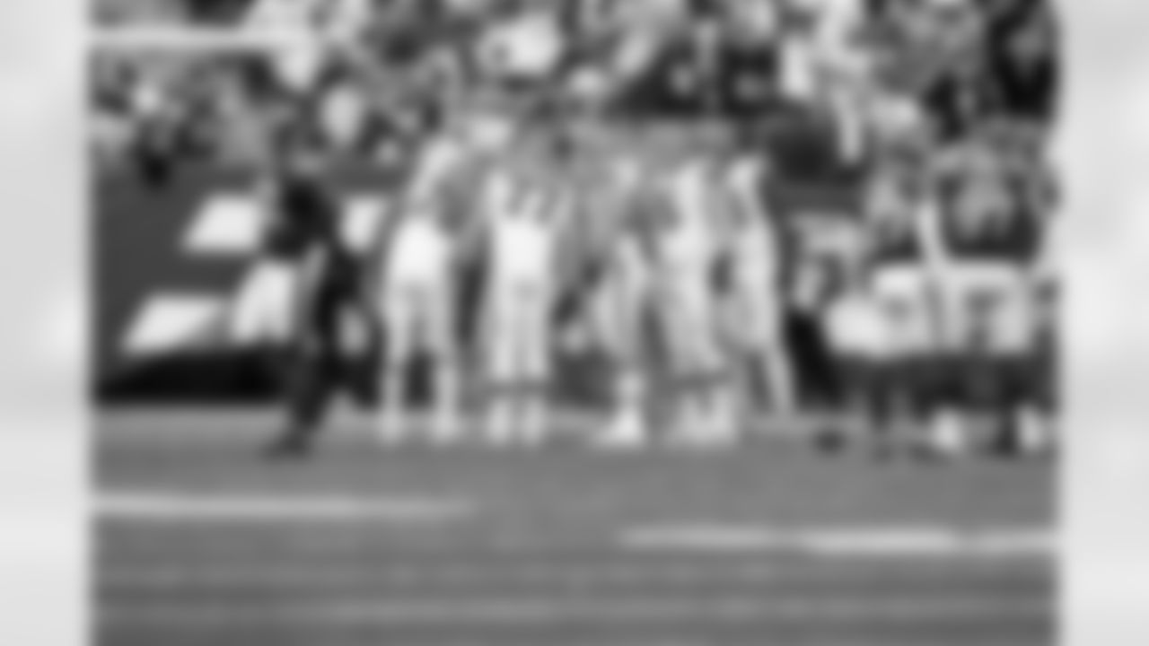 The offense during a NFL football game between the Cleveland Browns and New York Jets on November 9, 2025 at MetLife Stadium.