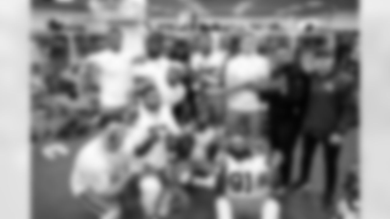 The Browns celebrate after a NFL football game between the Cleveland Browns and Cincinnati Bengals on January 4, 2026 at Paycor Stadium.