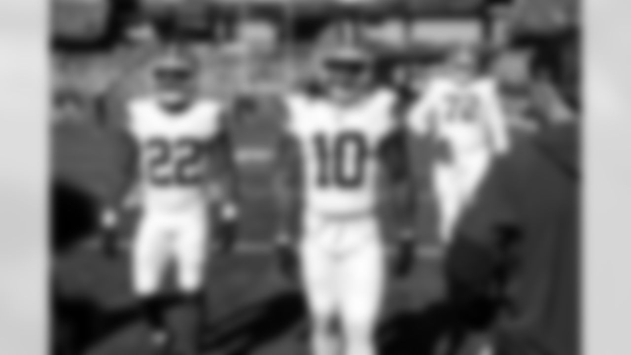 Running back Dylan Sampson (22) and Running back Quinshon Judkins (10) before a NFL football game between the Cleveland Browns and New England Patriots on October 26, 2025 at Gillette Stadium.