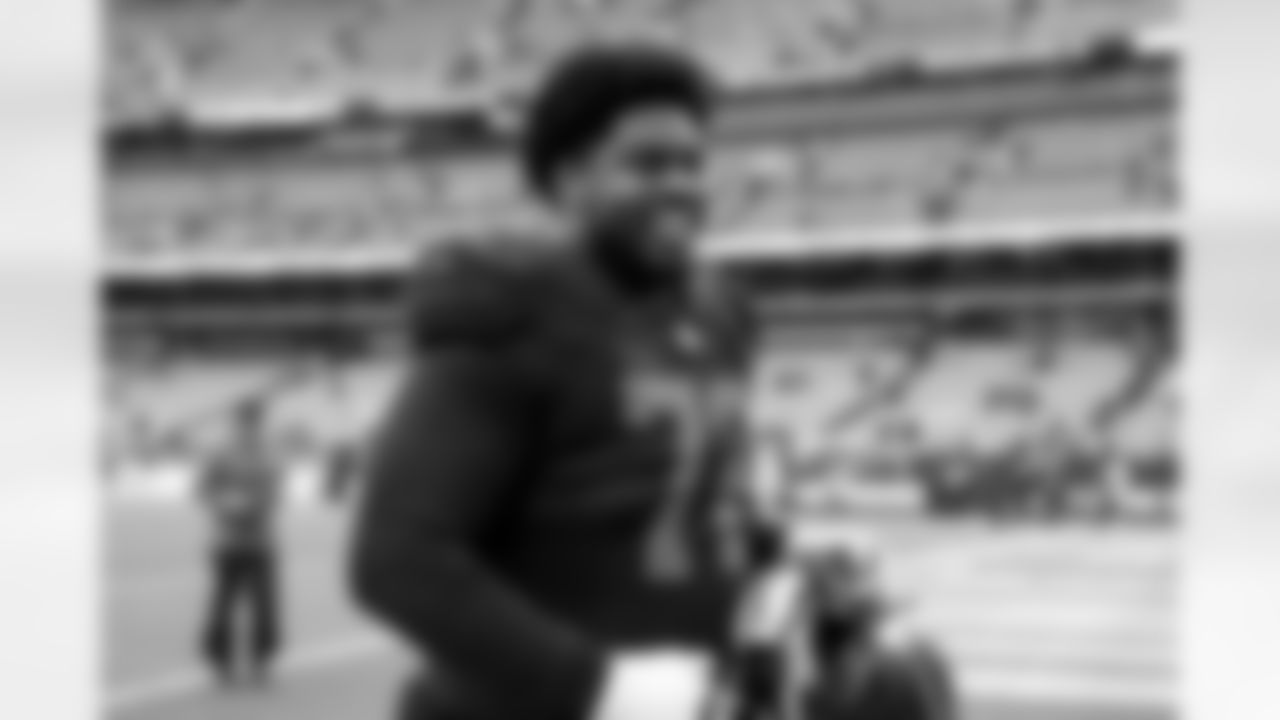 Offensive tackle KT Leveston (72)