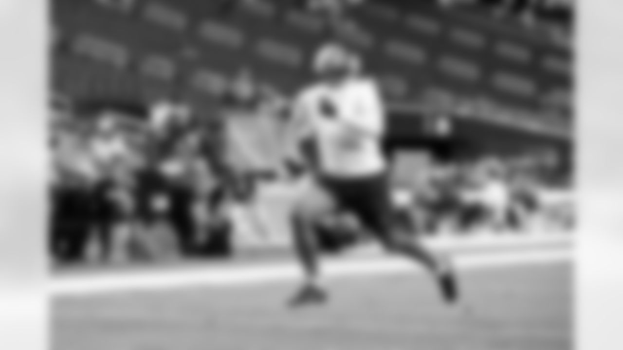 Wide receiver Cedric Tillman (19) before a NFL football game between the Cleveland Browns and Las Vegas Raiders on November 23, 2025 at Allegiant Stadium.