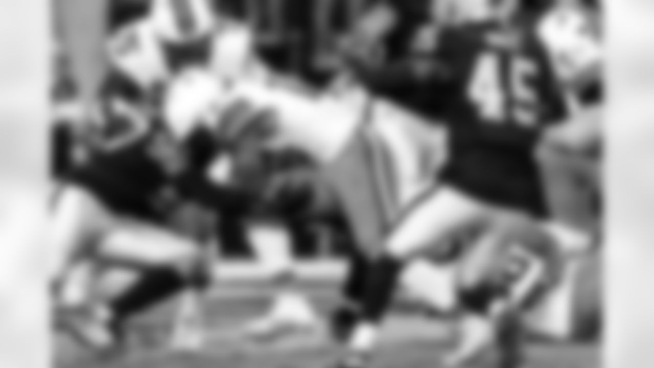 Running back Quinshon Judkins (10) during a NFL football game between the Cleveland Browns and Las Vegas Raiders on November 23, 2025 at Allegiant Stadium.