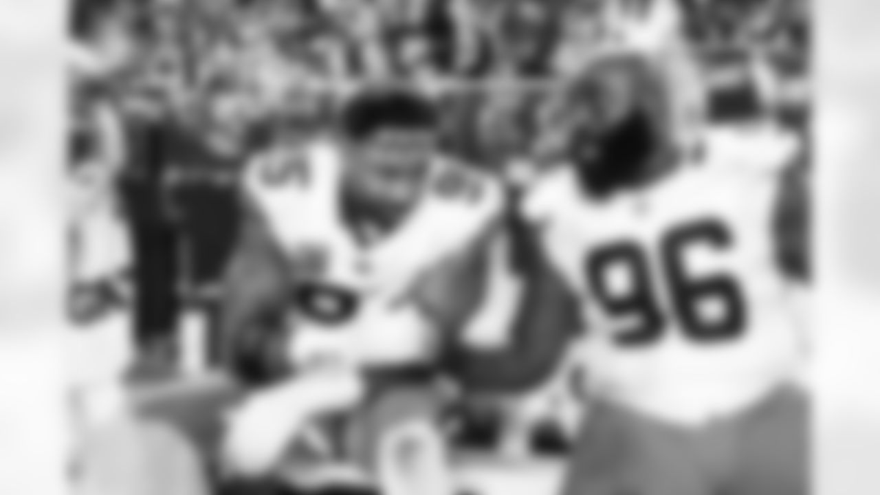 The Browns celebrate after a NFL football game between the Cleveland Browns and Las Vegas Raiders on November 23, 2025 at Allegiant Stadium.