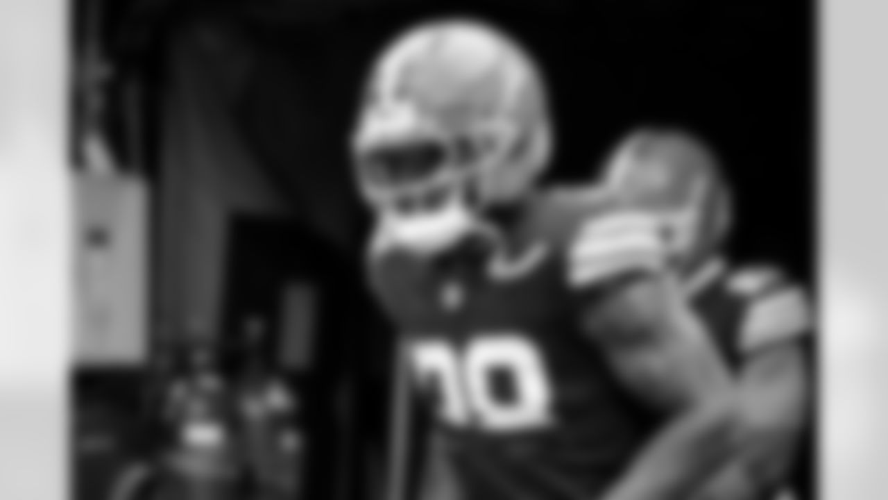 Running back Trayveon Williams (38) before a NFL football game between the Pittsburgh Steelers and Cleveland Browns on December 28, 2025 at Huntington Bank Field.