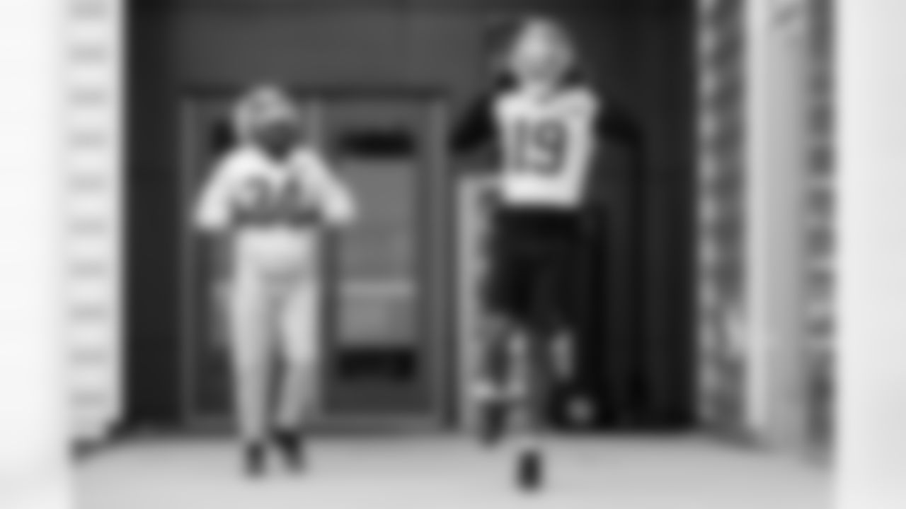 Wide receiver Cedric Tillman (19) during practice at CrossCountry Mortgage Campus on November 3, 2025.