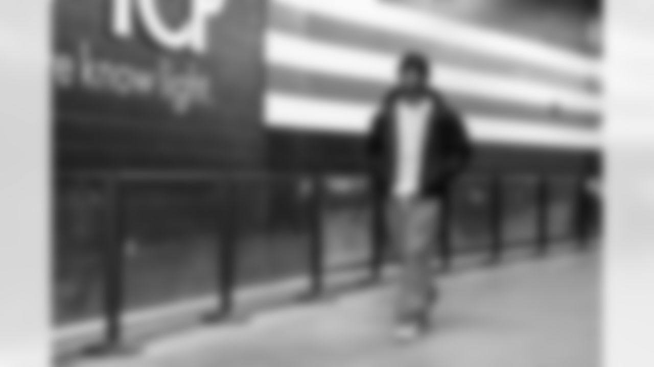 Cornerback Myles Harden (26) before a NFL football game between the Tennessee Titans and Cleveland Browns on December 7, 2025 at Huntington Bank Field.