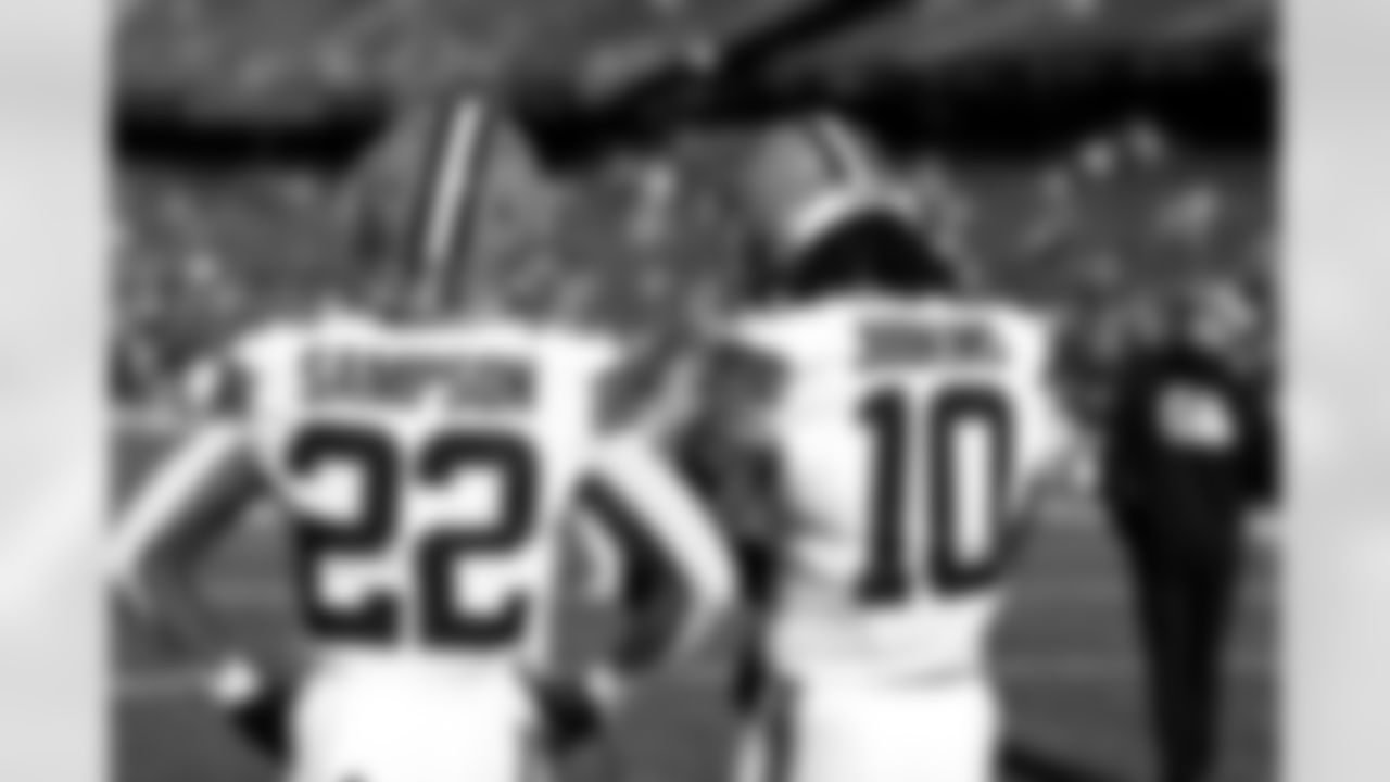 Running back Dylan Sampson (22) and Running back Quinshon Judkins (10) before a NFL football game between the Cleveland Browns and New England Patriots on October 26, 2025 at Gillette Stadium.