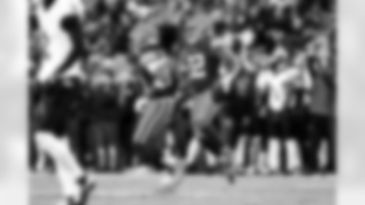 Running back Dylan Sampson (22) during a NFL football game between the Baltimore Ravens and Cleveland Browns on November 16, 2025 at Huntington Bank Field.