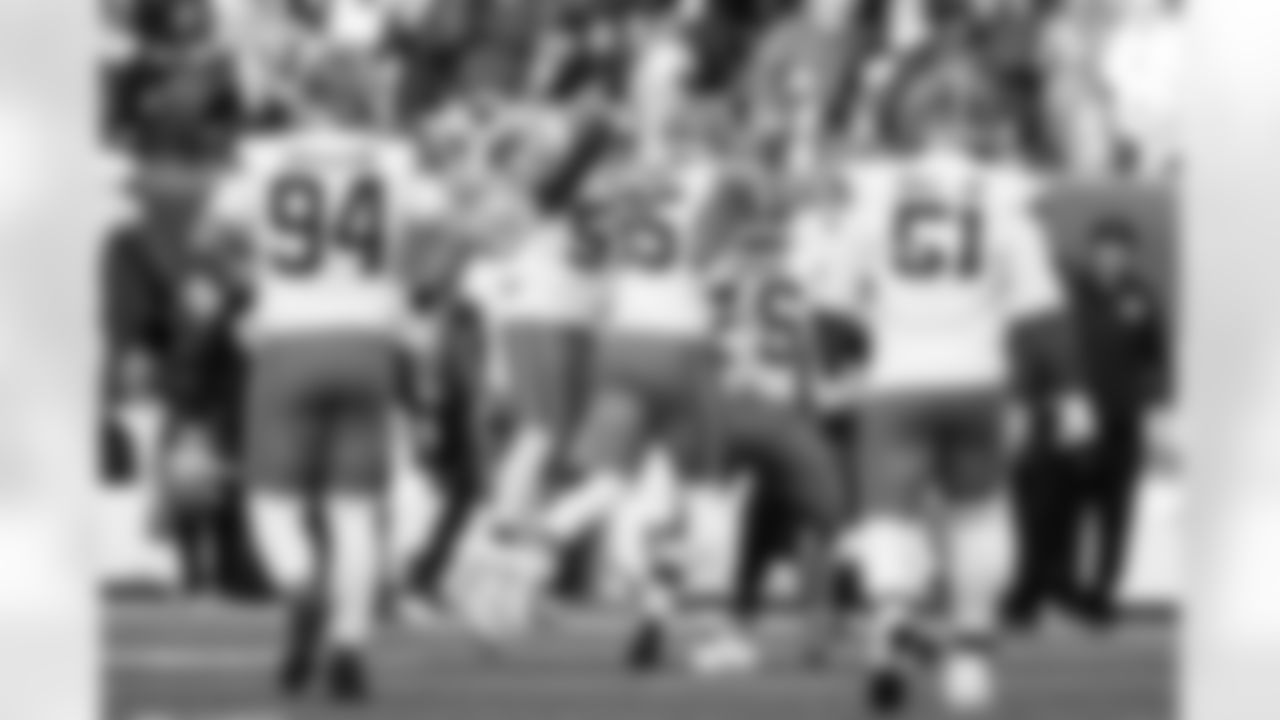Defensive end Myles Garrett (95) and the defense during a NFL football game between the Cleveland Browns and Cincinnati Bengals on January 4, 2026 at Paycor Stadium. The Browns won 20-18.