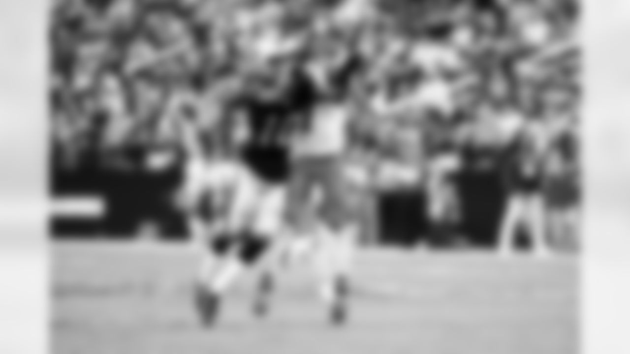 Cornerback Tyson Campbell (7) during a NFL football game between the Cleveland Browns and Las Vegas Raiders on November 23, 2025 at Allegiant Stadium.