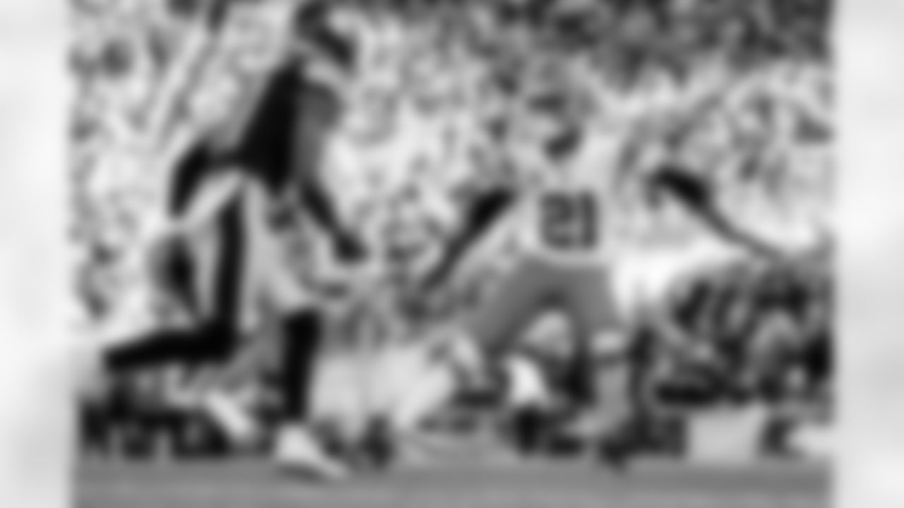 Cornerback Denzel Ward (21)