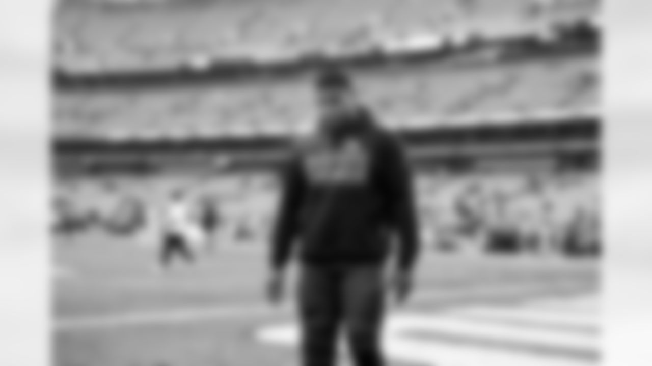 Defensive tackle Mike Hall Jr. (51) before a NFL football game between the Tennessee Titans and Cleveland Browns on December 7, 2025 at Huntington Bank Field.