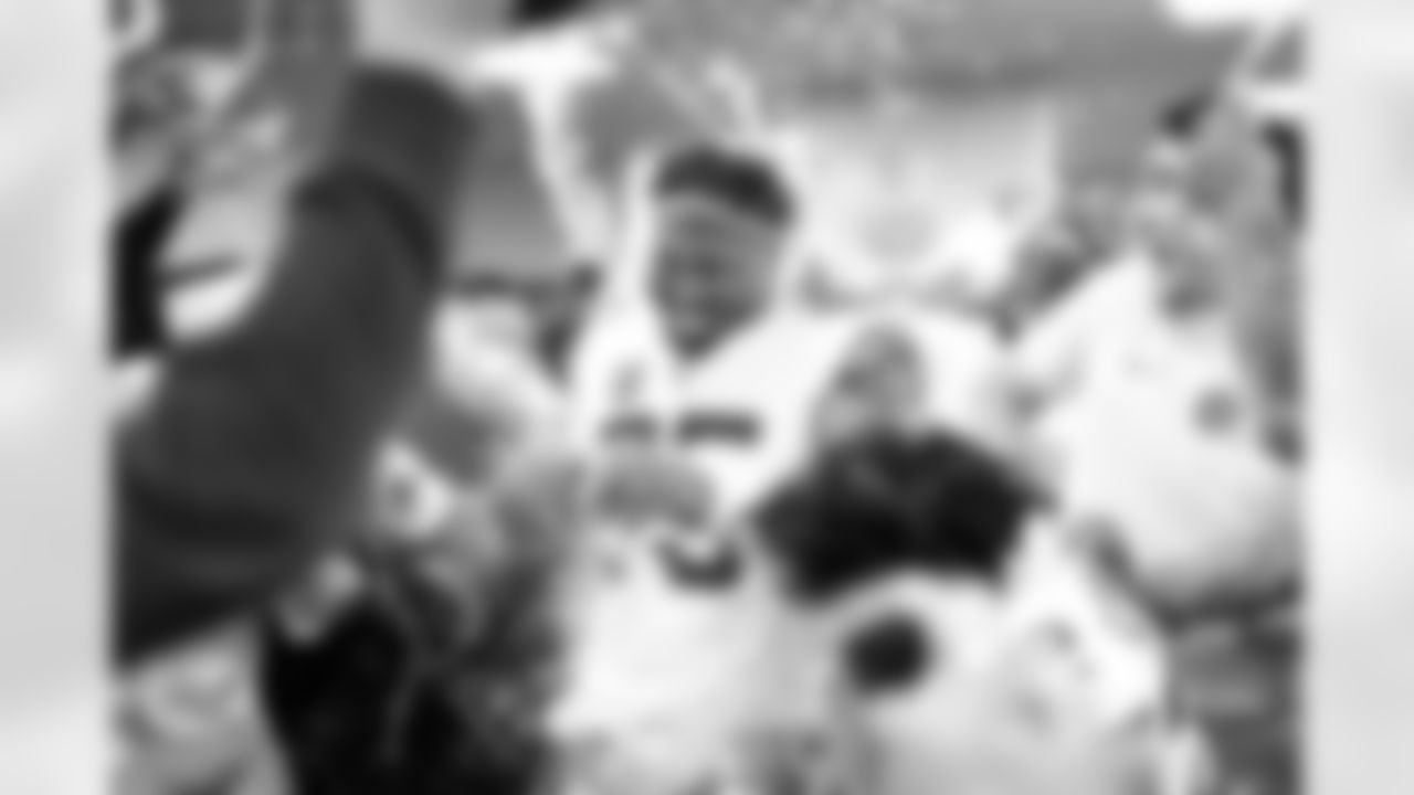 The Browns celebrate after a NFL football game between the Cleveland Browns and Cincinnati Bengals on January 4, 2026 at Paycor Stadium.