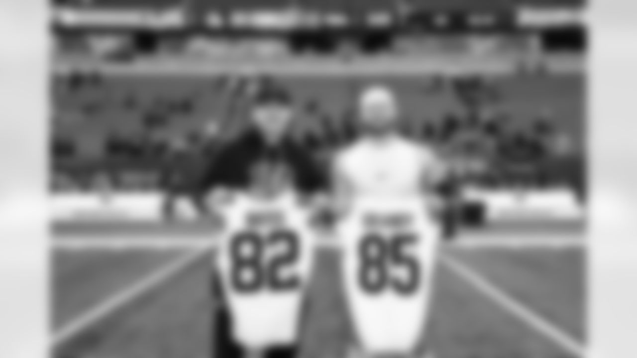 The Browns celebrate after a NFL football game between the Cleveland Browns and Cincinnati Bengals on January 4, 2026 at Paycor Stadium.