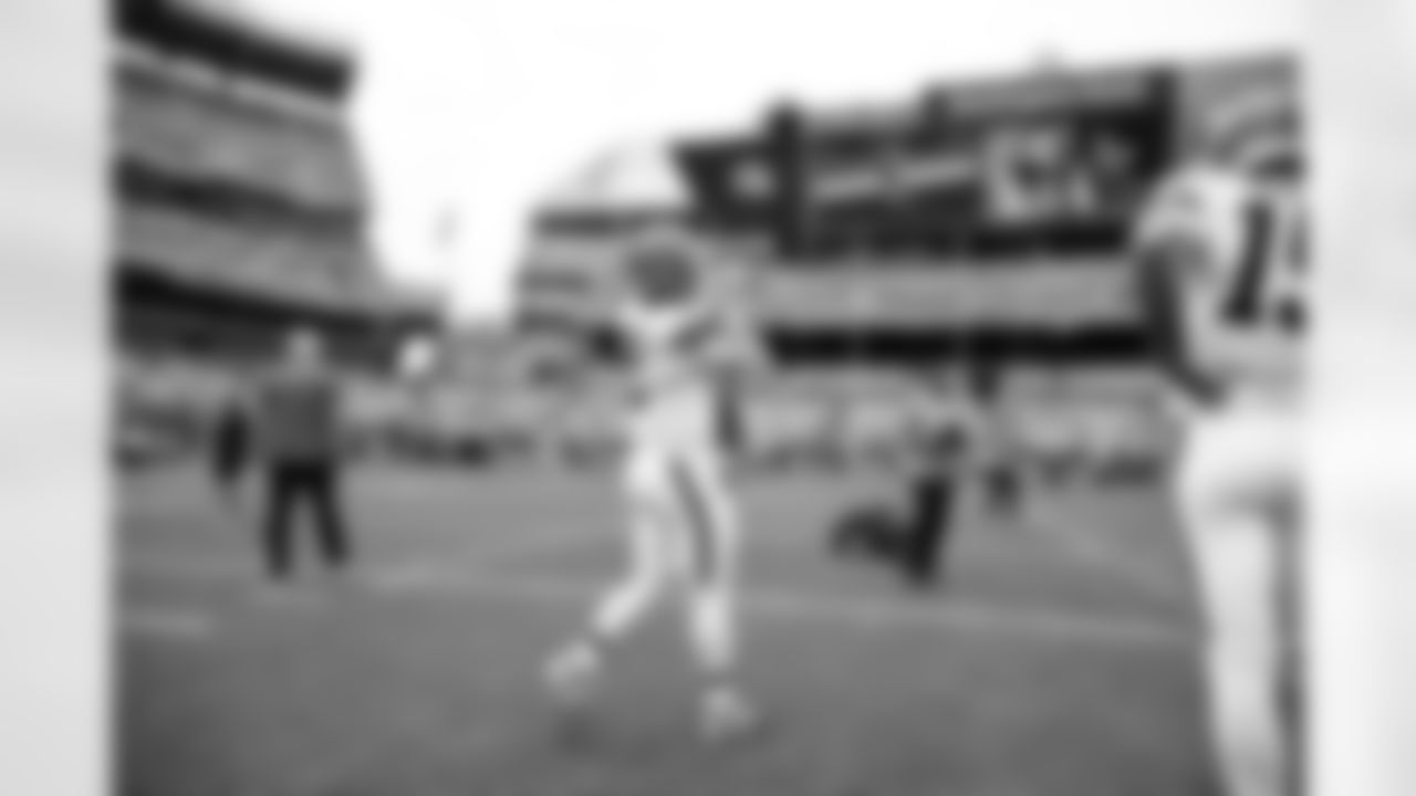 Quarterback Dillon Gabriel (5) before a preseason NFL football game between the Los Angeles Rams and Cleveland Browns on August 23, 2025 at Huntington Bank Field.