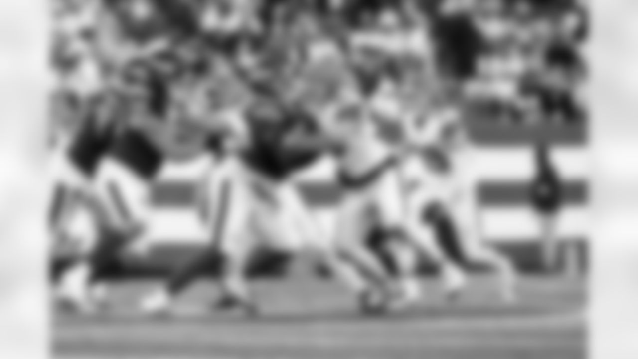 Defensive end Cameron Thomas (99) during a NFL football game between the Cleveland Browns and New York Jets on November 9, 2025 at MetLife Stadium.