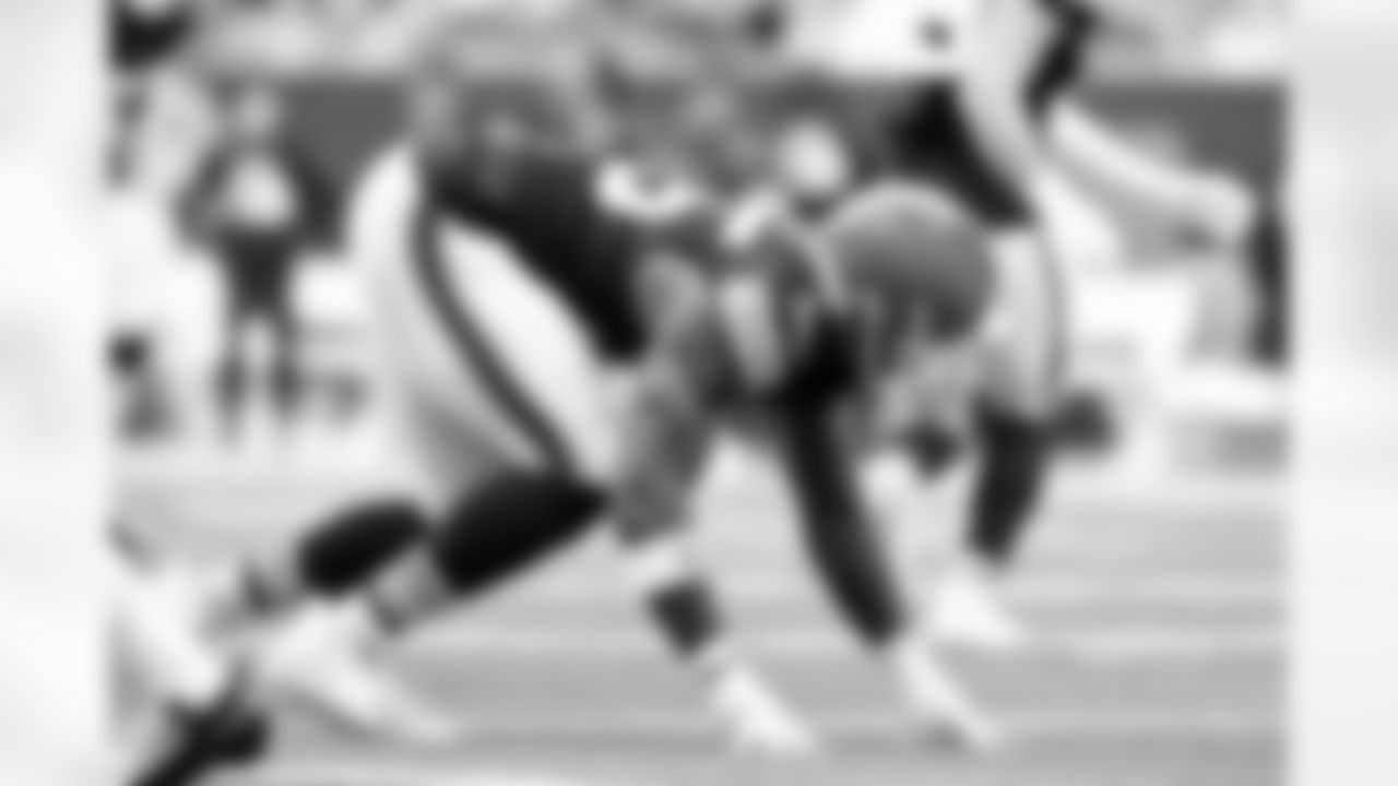 Defensive end Myles Garrett (95) during a NFL football game between the Minnesota Vikings and Cleveland Browns on October 5, 2025 at Tottenham Hotspur Stadium.