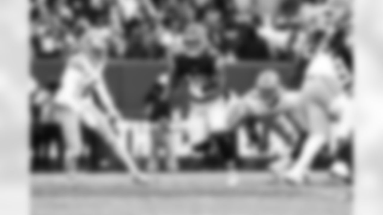 Running back Quinshon Judkins (10) during a NFL football game between the San Francisco 49ers and Cleveland Browns on November 30, 2025 at Huntington Bank Field.