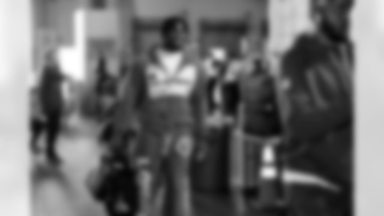 Tight end Harold Fannin Jr. (44) before a NFL football game between the Cleveland Browns and New York Jets on November 9, 2025 at MetLife Stadium.