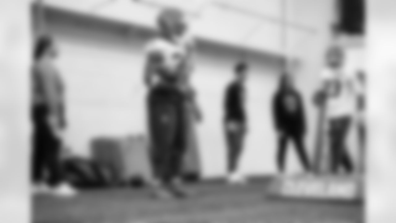 Running back Trayveon Williams (38) during practice at CrossCountry Mortgage Campus on December 31, 2025.