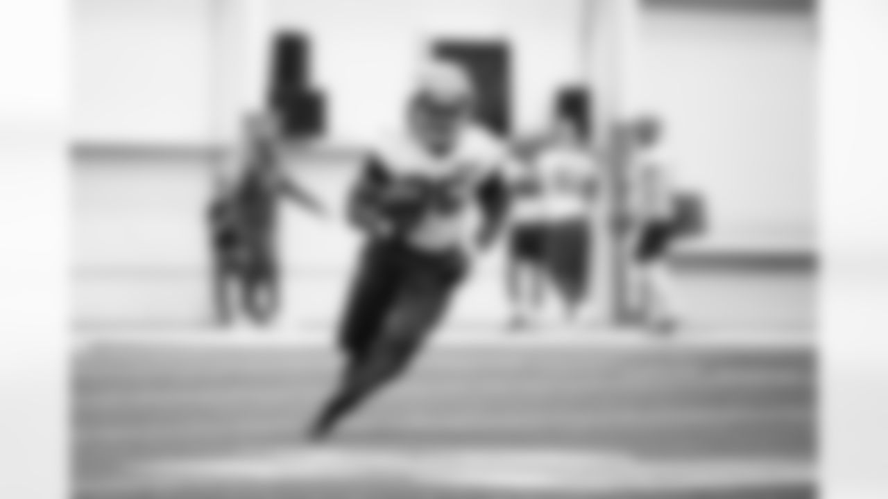 Running back Raheim Sanders (35) during practice at CrossCountry Mortgage Campus on December 31, 2025.