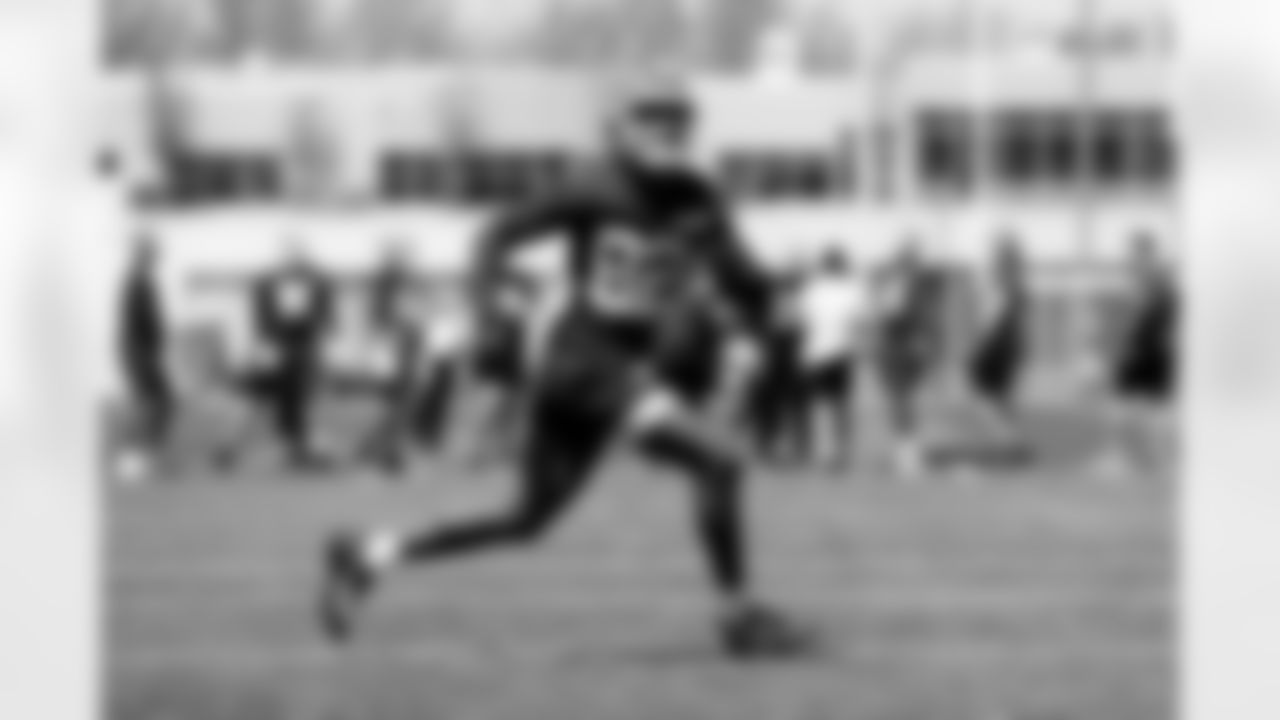 Wide receiver Malcolm Johnson (82) during fieldwork on the first day of Rookie Minicamp at CrossCountry Mortgage Campus on May 9, 2025.