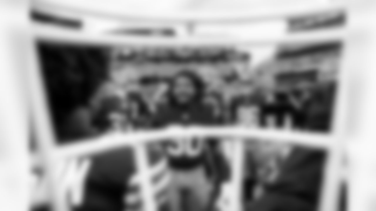 Linebacker Devin Bush (30) before a NFL football game between the Baltimore Ravens and Cleveland Browns on November 16, 2025 at Huntington Bank Field. The Browns lost 16-23.l