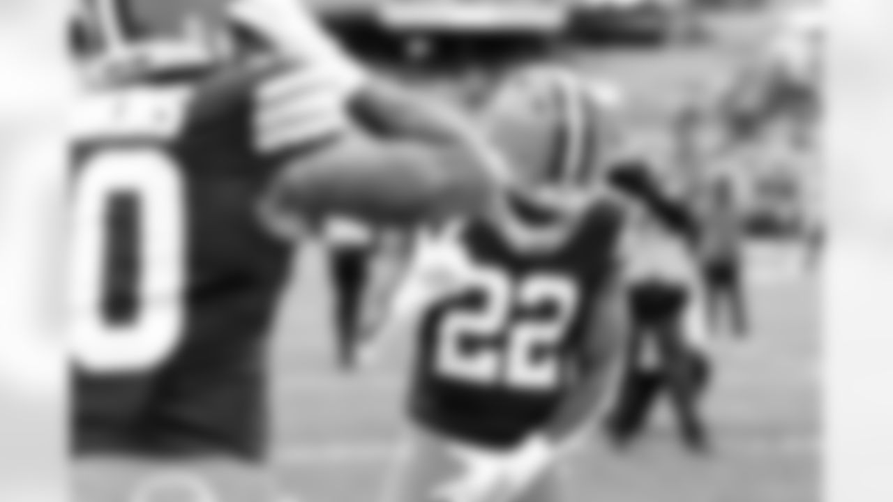 Running back Dylan Sampson (22) before a NFL football game between the Baltimore Ravens and Cleveland Browns on November 16, 2025 at Huntington Bank Field.