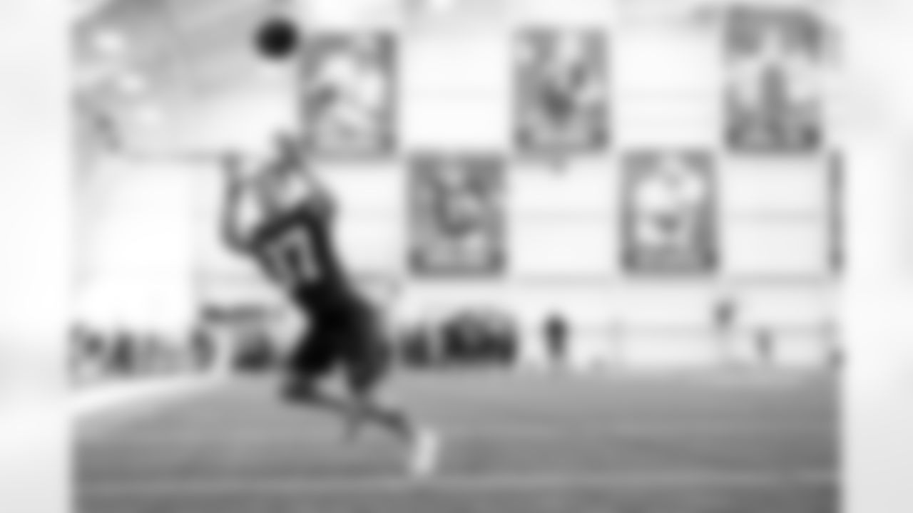 Wide receiver Luke Floriea (37)