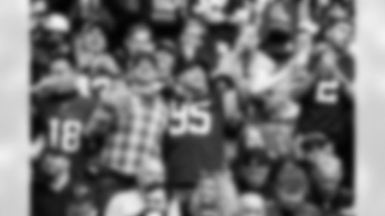 Fans during a NFL football game between the Minnesota Vikings and Cleveland Browns on October 5, 2025 at Tottenham Hotspur Stadium.