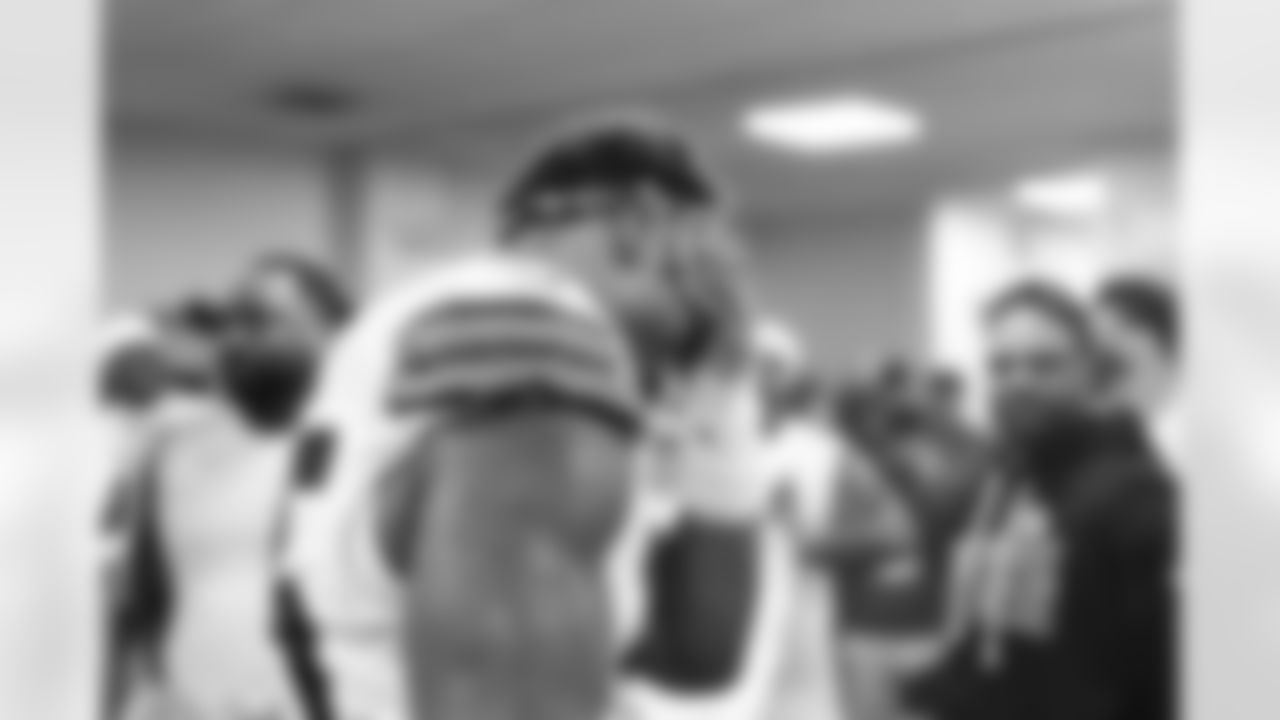 The Browns celebrate after a NFL football game between the Cleveland Browns and Cincinnati Bengals on January 4, 2026 at Paycor Stadium.